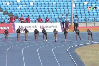 Nguyễn Thị Oanh giành HCV 1500m nữ