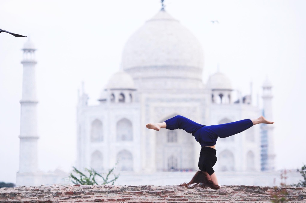 Én vàng Phụng Yến tạo dáng yoga gợi cảm ở thác nước, rừng sâu - 5 Én vàng Phụng Yến tạo dáng yoga gợi cảm ở thác nước, rừng sâu - 5