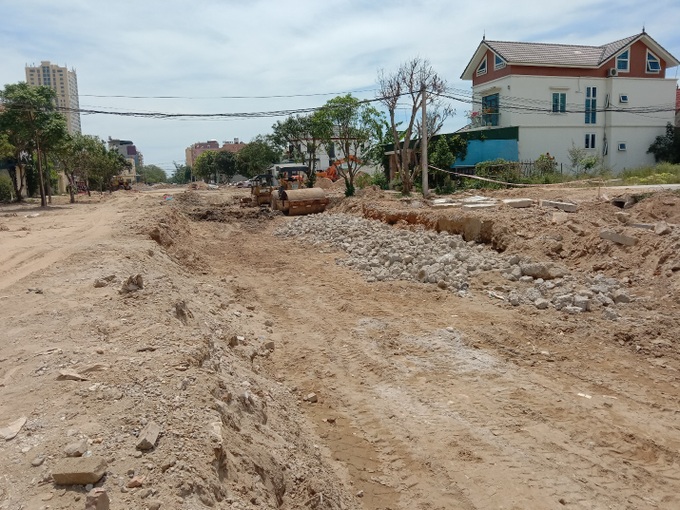 Nghệ An cho phép người lao động và phương tiện thi công công trình giao thông qua các chốt kiểm dịch - Ảnh 1.