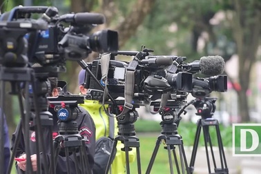 Một ngày săn tin cùng các phóng viên quốc tế trước thềm Thượng đỉnh Mỹ - Triều tại Hà nội