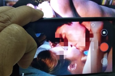 Đưa "bạn gái" nhậu xỉn vào khách sạn quay clip nhạy cảm tống tiền