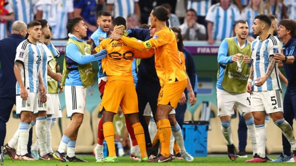 FIFA mở cuộc điều tra, Messi có khả năng bị cấm đá bán kết World Cup 2022 - 3 FIFA mở cuộc điều tra, Messi có khả năng bị cấm đá bán kết World Cup 2022 - 3
