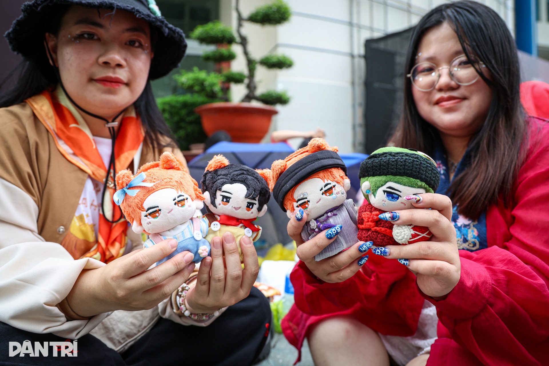 Khán giả Hà Nội, Lâm Đồng vượt đường xa ủng hộ Tôi! Người Việt Nam - 4 Khán giả Hà Nội, Lâm Đồng vượt đường xa ủng hộ Tôi! Người Việt Nam - 4