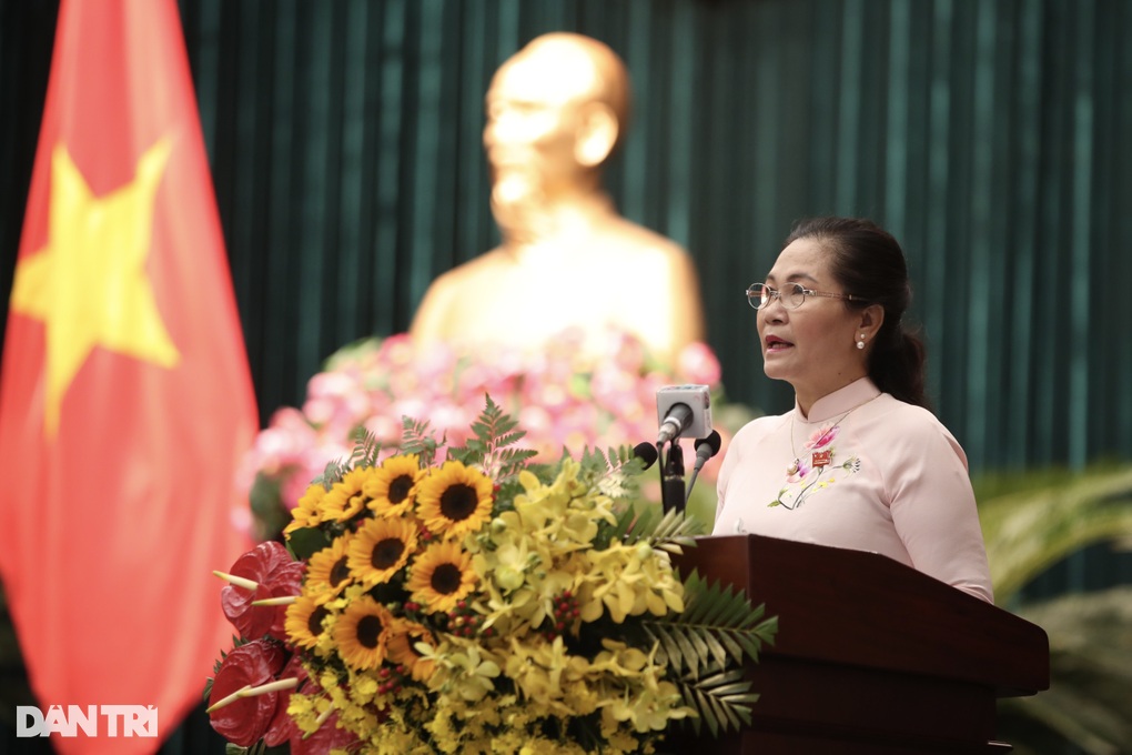 Bí thư TPHCM: Lấy phiếu tín nhiệm để xem cán bộ thực hiện lời hứa đến đâu - 5 Bí thư TPHCM: Lấy phiếu tín nhiệm để xem cán bộ thực hiện lời hứa đến đâu - 5