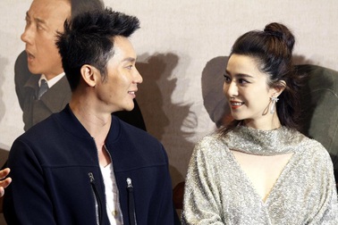 Phạm Băng Băng xinh như búp bê khi sánh đôi cùng bạn trai Lý Thần