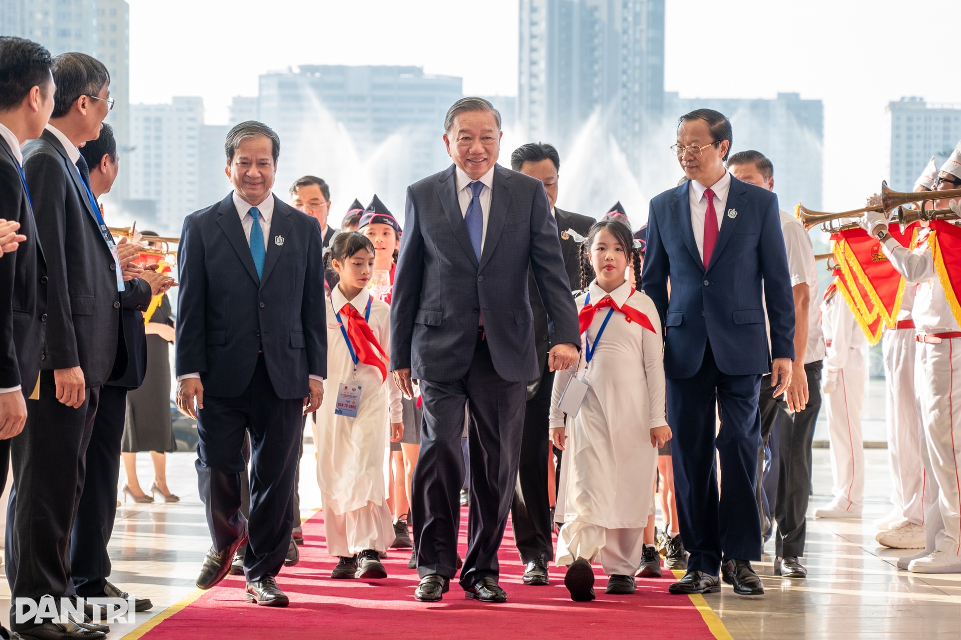 Tổng Bí thư Tô Lâm đánh trống khai giảng năm học 2025-2026 - 1 Tổng Bí thư Tô Lâm đánh trống khai giảng năm học 2025-2026 - 1