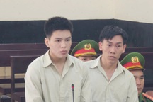 Cặp đôi "người nhện" chuyên đột nhập cửa hàng trộm điện thoại và máy tính