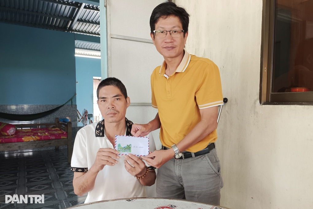 Trao quà của Bộ LĐ-TBXH tới 30 hoàn cảnh khó khăn - 17 Trao quà của Bộ LĐ-TBXH tới 30 hoàn cảnh khó khăn - 17