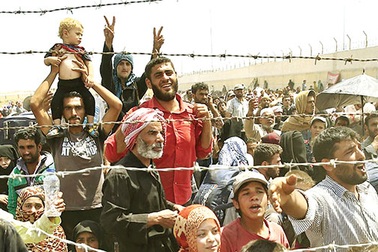 Bản lề cũ và cánh cửa mới