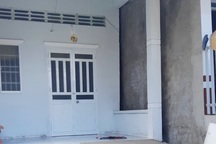 Nợ tiền chưa kịp trả, bị chủ nợ tạt chất bẩn lên đầu