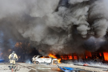 Cảnh đổ nát tại Donetsk sau trận pháo kích của quân đội Ukraine