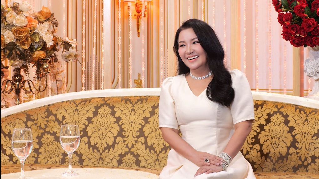 Ngân Quỳnh Về nhà đi con: Từng hát lót cho Mỹ Tâm, chồng chăm lo hết mực - 1 Ngân Quỳnh Về nhà đi con: Từng hát lót cho Mỹ Tâm, chồng chăm lo hết mực - 1