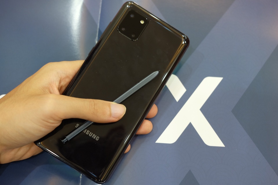 Trên tay Samsung Galaxy Note 10 Lite mới ra mắt tại Việt Nam - 7 Trên tay Samsung Galaxy Note 10 Lite mới ra mắt tại Việt Nam - 7