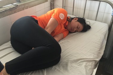 Hàng loạt công nhân nhập viện sau bữa ăn trưa