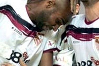 "Hủy diệt" Levante, Sevilla đoạt ngôi nhất bảng