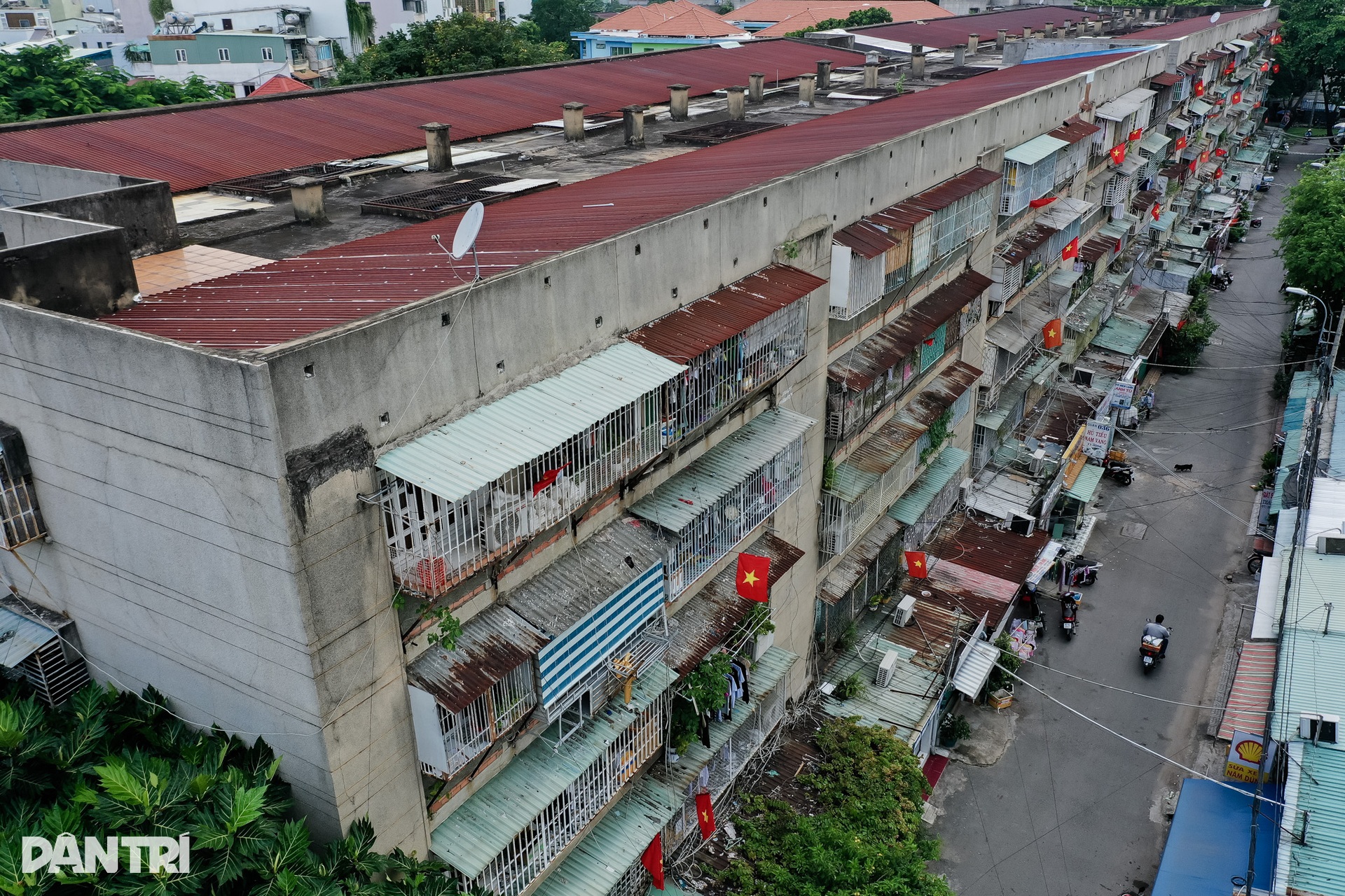 Chuồng cọp và hành lang không lối thoát tại nhiều chung cư cũ ở TPHCM - 2 Chuồng cọp và hành lang không lối thoát tại nhiều chung cư cũ ở TPHCM - 2