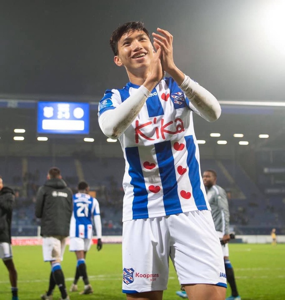 Khoảnh khắc đáng nhớ của Văn Hậu trong ngày Heerenveen đánh bại Roda JC - 7 Khoảnh khắc đáng nhớ của Văn Hậu trong ngày Heerenveen đánh bại Roda JC - 7