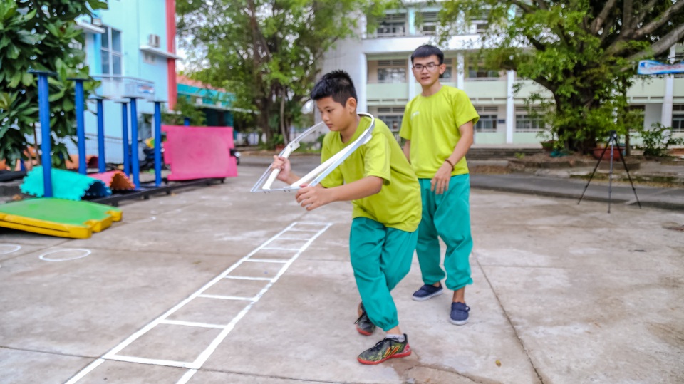 Đoàn lân của những đứa trẻ bụi đời - 9 Đoàn lân của những đứa trẻ bụi đời - 9