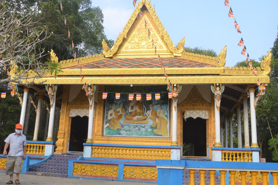 Từ đàn dơi bay rợp trời, có con sải cánh 2m, nay còn chùa nhưng dơi ít dần - 6 Từ đàn dơi bay rợp trời, có con sải cánh 2m, nay còn chùa nhưng dơi ít dần - 6