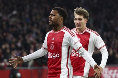 Cựu vô địch Champions League thoát khỏi vị trí cuối bảng