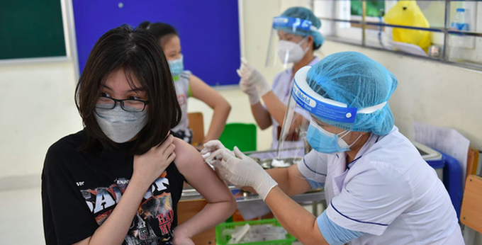 Bộ Y tế đề nghị các địa phương Thần tốc hơn nữa tổ chức tiêm vaccine phòng COVID-19 mũi 3 cho người 18 tuổi trở lên và mũi 2 cho trẻ em từ 12-17 tuổi