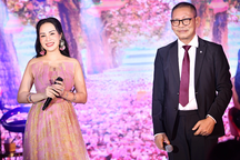 NSND Đức Long được trẻ lại khi song ca cùng Sao Mai Khánh Ly