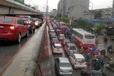 “Nhiều người Hà Nội mua siêu ô tô để cho oách”