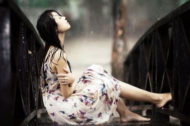 Nỗi đau đớn của người mẹ phải gọi điện khuyên con gái bỏ thai