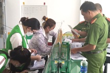 Công an kiểm tra nhiều điểm giao dịch của F88 ở Bạc Liêu