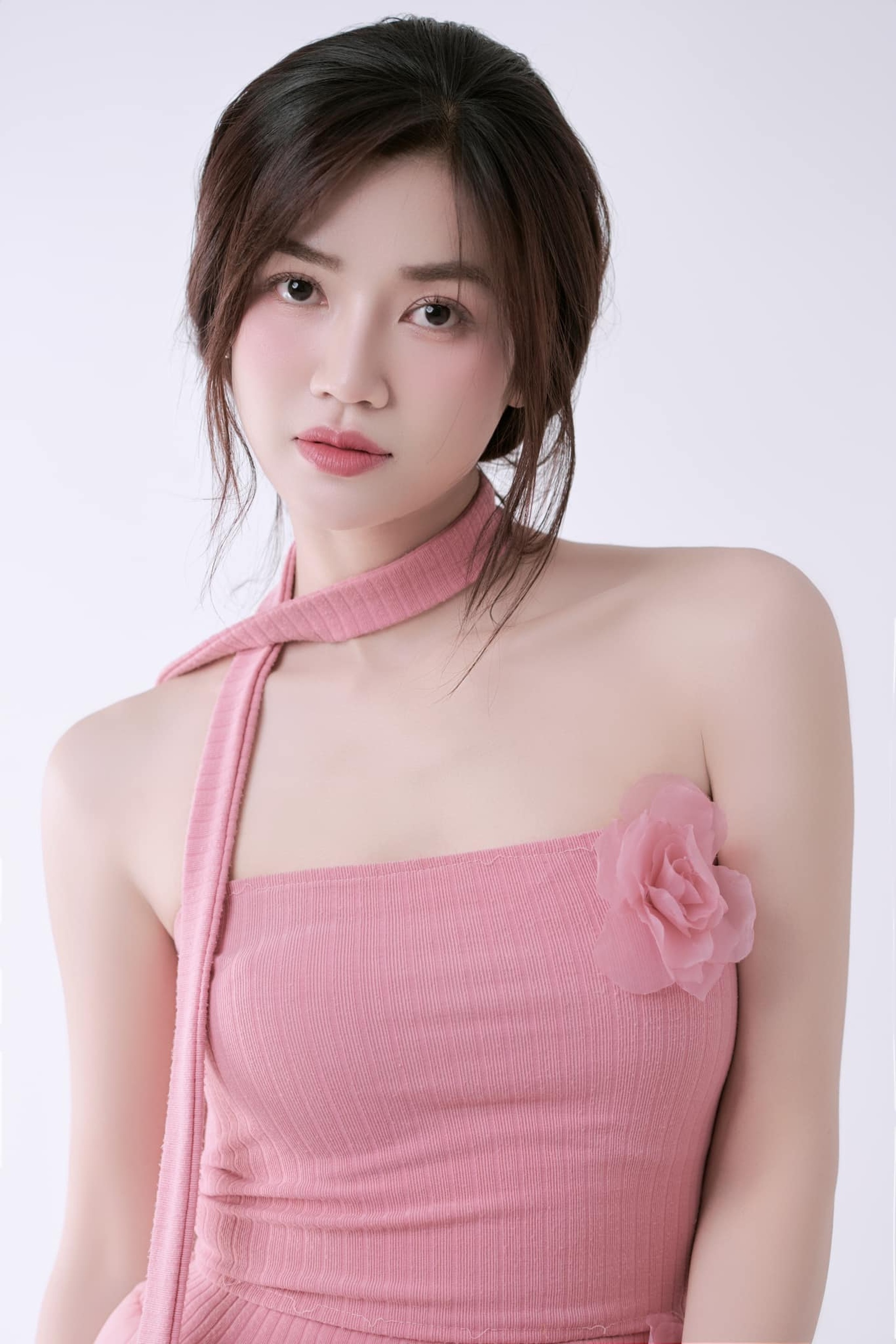 Anh Đào tuổi U30: Hôn bạn diễn mãnh liệt hơn, chinh phục chồng mỗi ngày - 5 Anh Đào tuổi U30: Hôn bạn diễn mãnh liệt hơn, chinh phục chồng mỗi ngày - 5