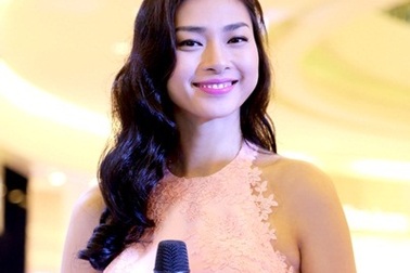 Ngô Thanh Vân khoe da trắng mịn