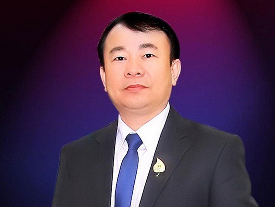 Quyền lực và giàu có, những đại gia này còn gì khi sa cơ? - 2 Quyền lực và giàu có, những đại gia này còn gì khi sa cơ? - 2