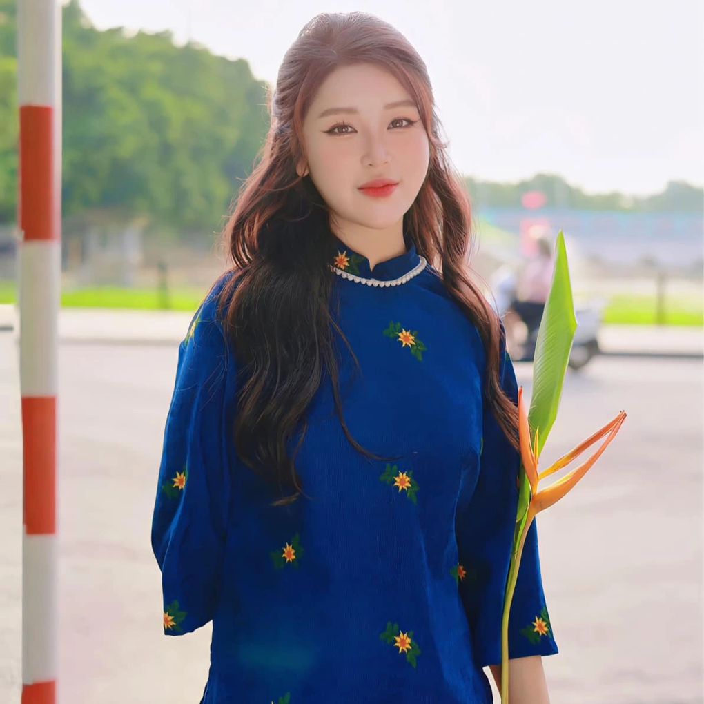 Cô giáo dạy vật lý xinh đẹp, nổi tiếng trên mạng một thời giờ ra sao? - 9