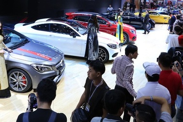 Vượt mốc 2 tỷ USD, nhập khẩu ôtô năm 2017 vẫn giảm