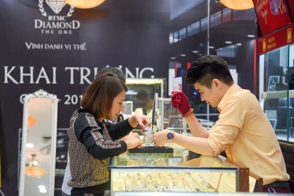 Vì sao cựu Bộ trưởng Vũ Huy Hoàng và hai thuộc cấp bị khởi tố? - 3 Vì sao cựu Bộ trưởng Vũ Huy Hoàng và hai thuộc cấp bị khởi tố? - 3