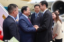 Thủ tướng tới Thiên Tân, bắt đầu dự WEF 16 và làm việc tại Trung Quốc