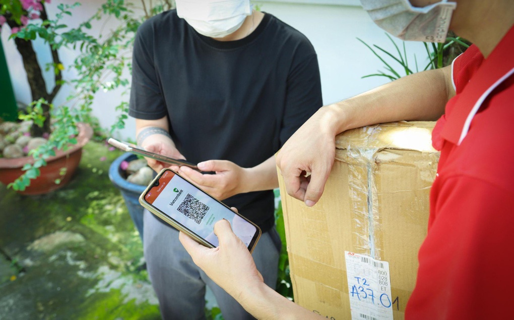 Vietcombank và JT Express ứng dụng QR động trong thanh toán đơn hàng - 2