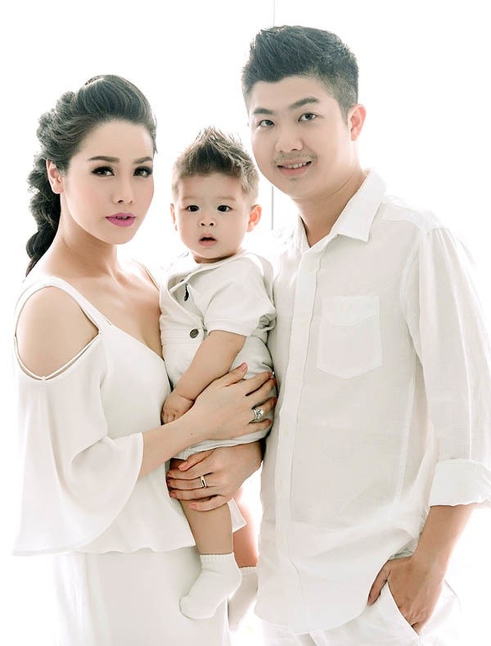 Sao Việt công khai ly hôn năm 2019: người “gương vỡ lại lành”, cặp đấu tố “ồn ào” - 17 Sao Việt công khai ly hôn năm 2019: người “gương vỡ lại lành”, cặp đấu tố “ồn ào” - 17