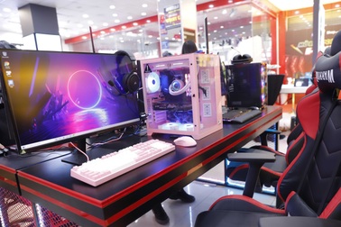 Thị trường laptop, máy tính lắp ráp sôi động dịp cuối năm