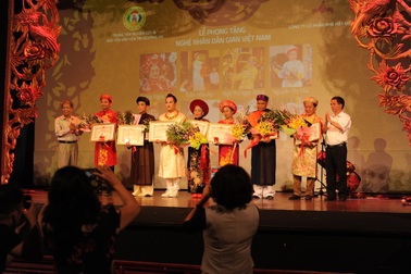 8 thanh đồng, cung văn được phong Nghệ nhân dân gian