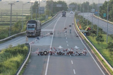 Thực hư thông tin VEC chặn xe để thu phí trên cao tốc về Hà Nội