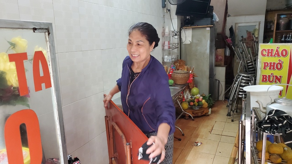 Cấm bán vỉa hè ở Hà Nội, lao động tự do gặp khó nhưng đồng thuận ủng hộ - 1 Cấm bán vỉa hè ở Hà Nội, lao động tự do gặp khó nhưng đồng thuận ủng hộ - 1