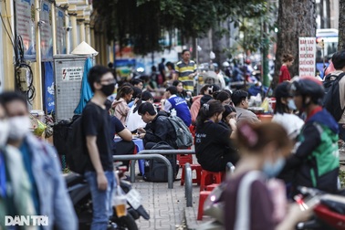 Quận 1 thu hơn 660 triệu đồng từ cho thuê vỉa hè