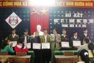 TT-Huế: Trao quà Tết cho học sinh nghèo hiếu học 