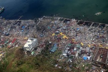 Những bãi rác khổng lồ hậu siêu bão