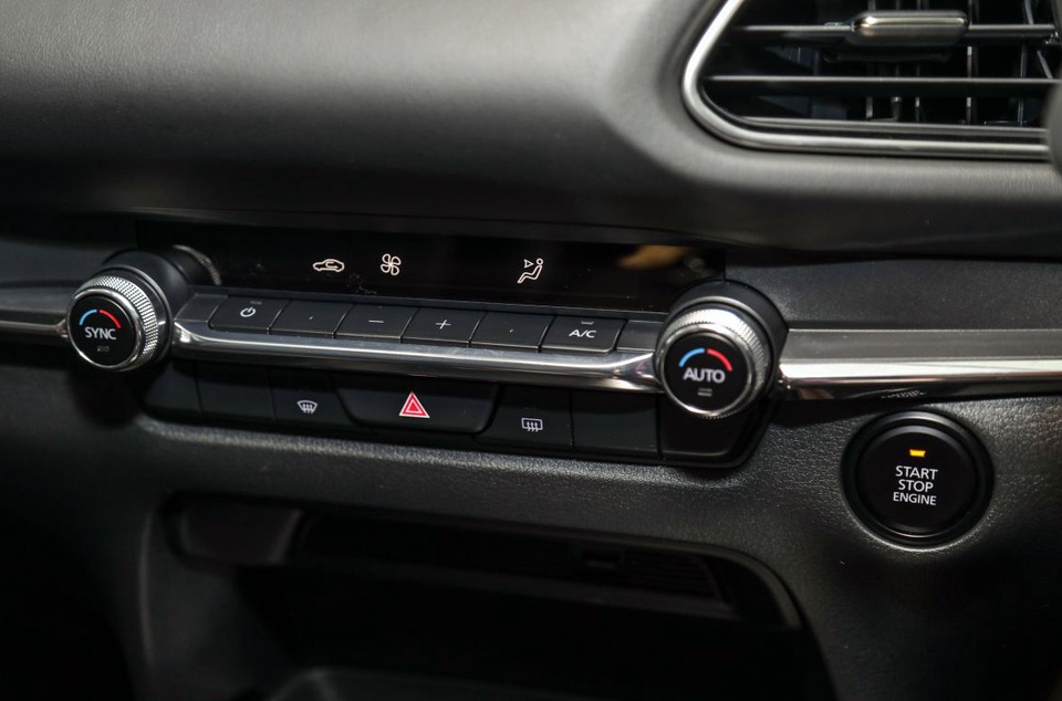 Diện kiến Mazda CX-30, mẫu crossover “nhỡ nhàng” - 16 Diện kiến Mazda CX-30, mẫu crossover “nhỡ nhàng” - 16