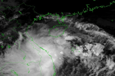 Bão số 5 suy yếu thành áp thấp nhiệt đới
