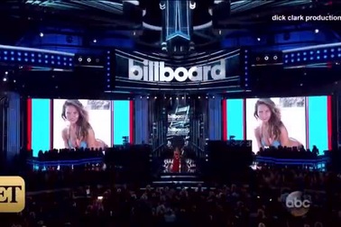 Taylor Swift hạnh phúc bên Calvin Harris