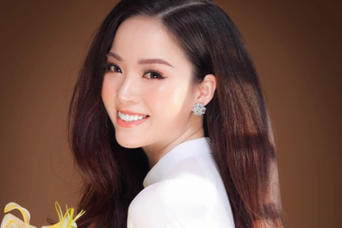 Hoa khôi Vũ Thanh Tú khoe nét duyên dáng trong tà áo trắng