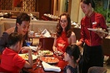 Chào Đón Mùa Lễ Hội Tại Crowne Plaza West Hà Nội